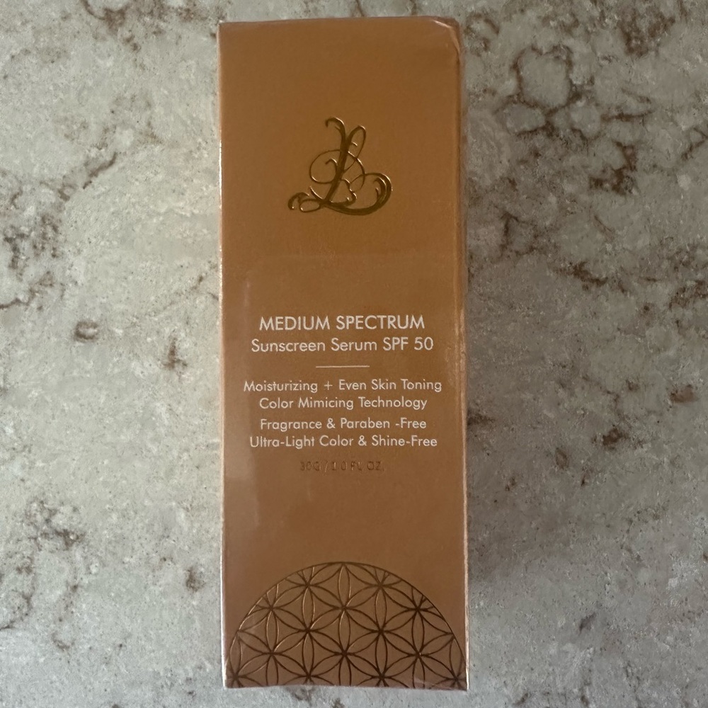 Medium Spectrum Sunscreen Serum SPF 50 - Tan